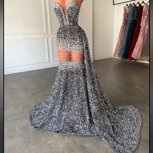 Cindy Gown - Picture 2 of 3